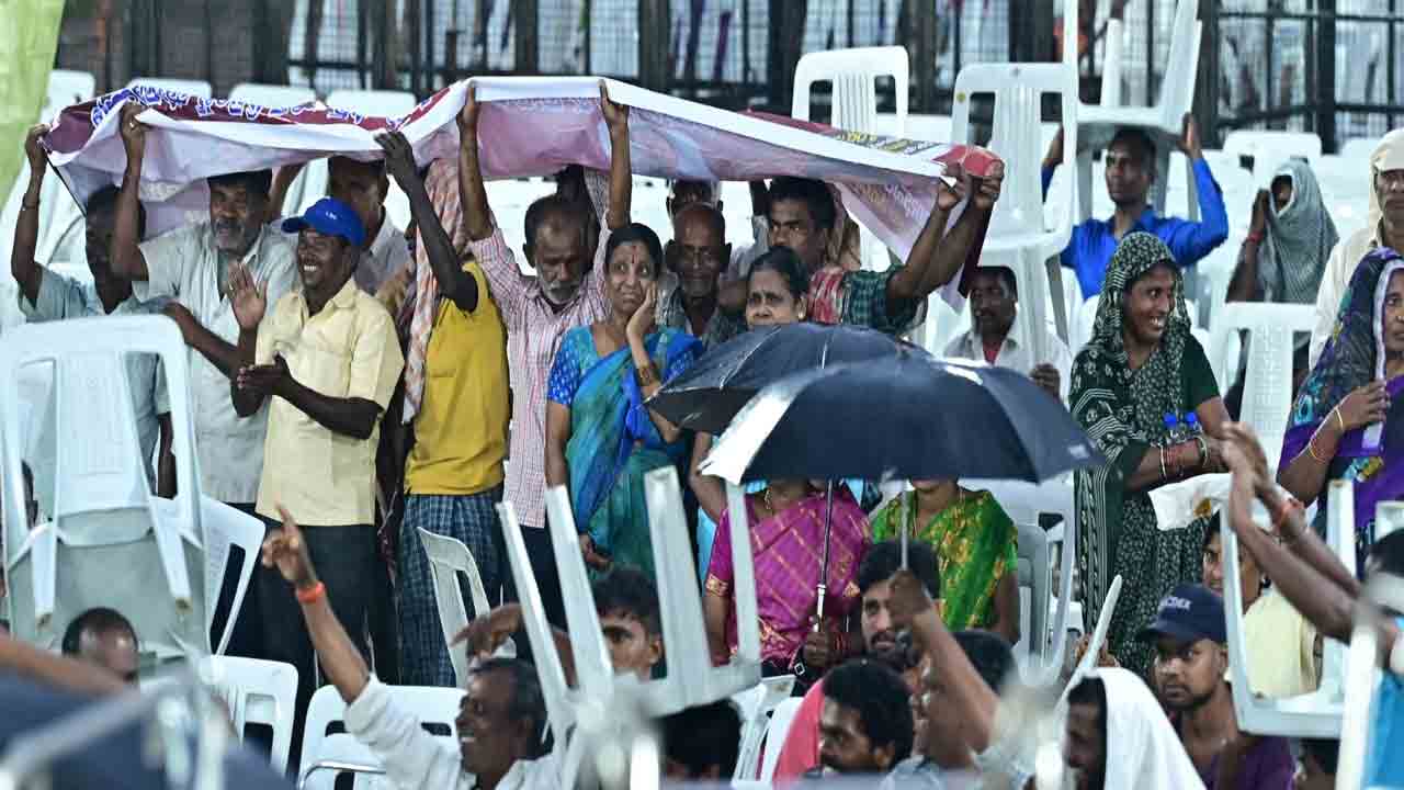 CM Revanth Reddy: సినీ కార్మికుల వెల్ఫేర్‌ ఫండ్‌లో ప్రభుత్వం రూ.10 కోట్లు డిపాజిట్‌: సీఎం రేవంత్  