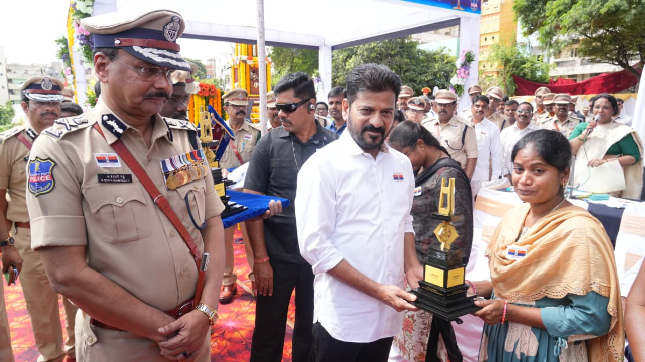 CM Revanth Reddy: గోషామహాల్‌లో పోలీసు అమరవీరుల సంస్మరణ కార్యక్రమం