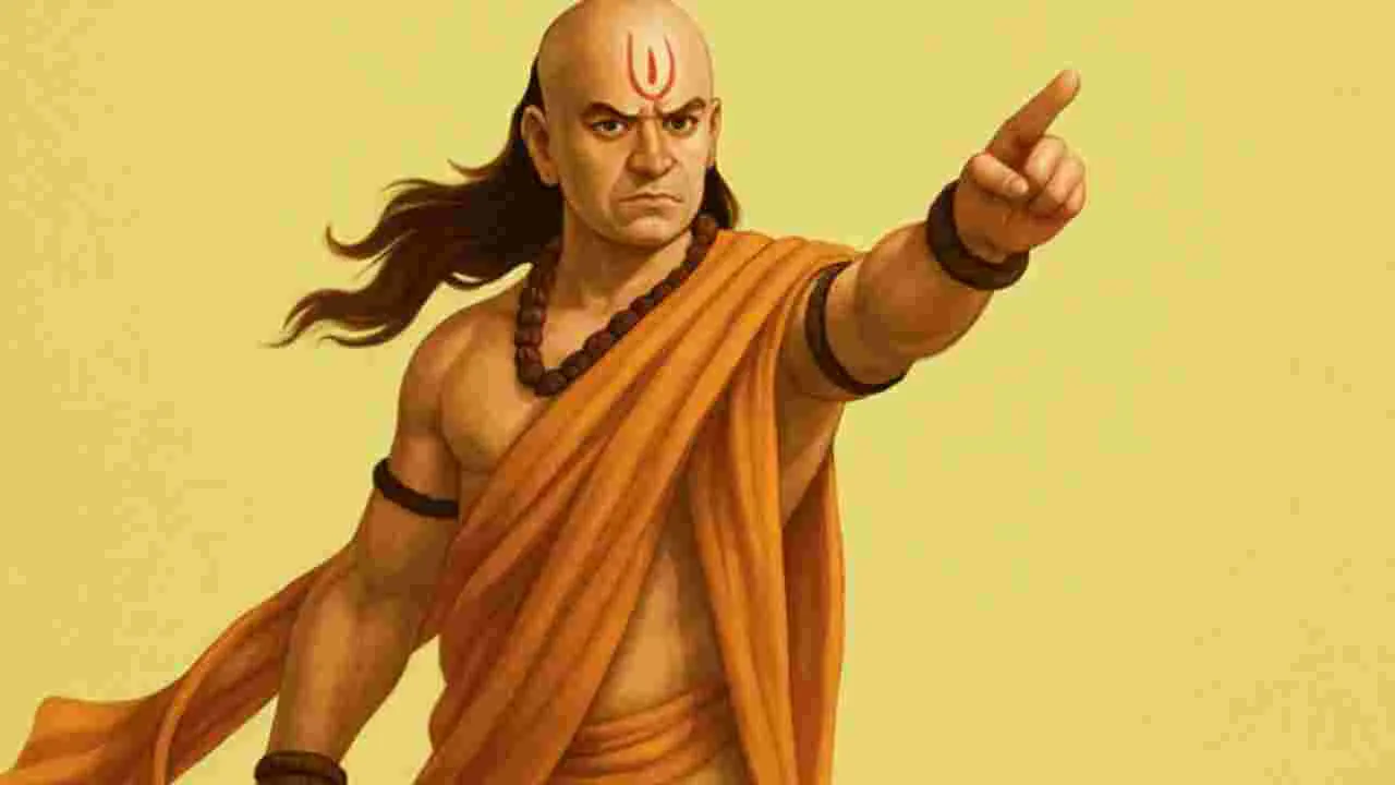  Life Lessons by Chanakya: ఇలాంటి వారితో ఉంటే జీవితం నాశనం.!