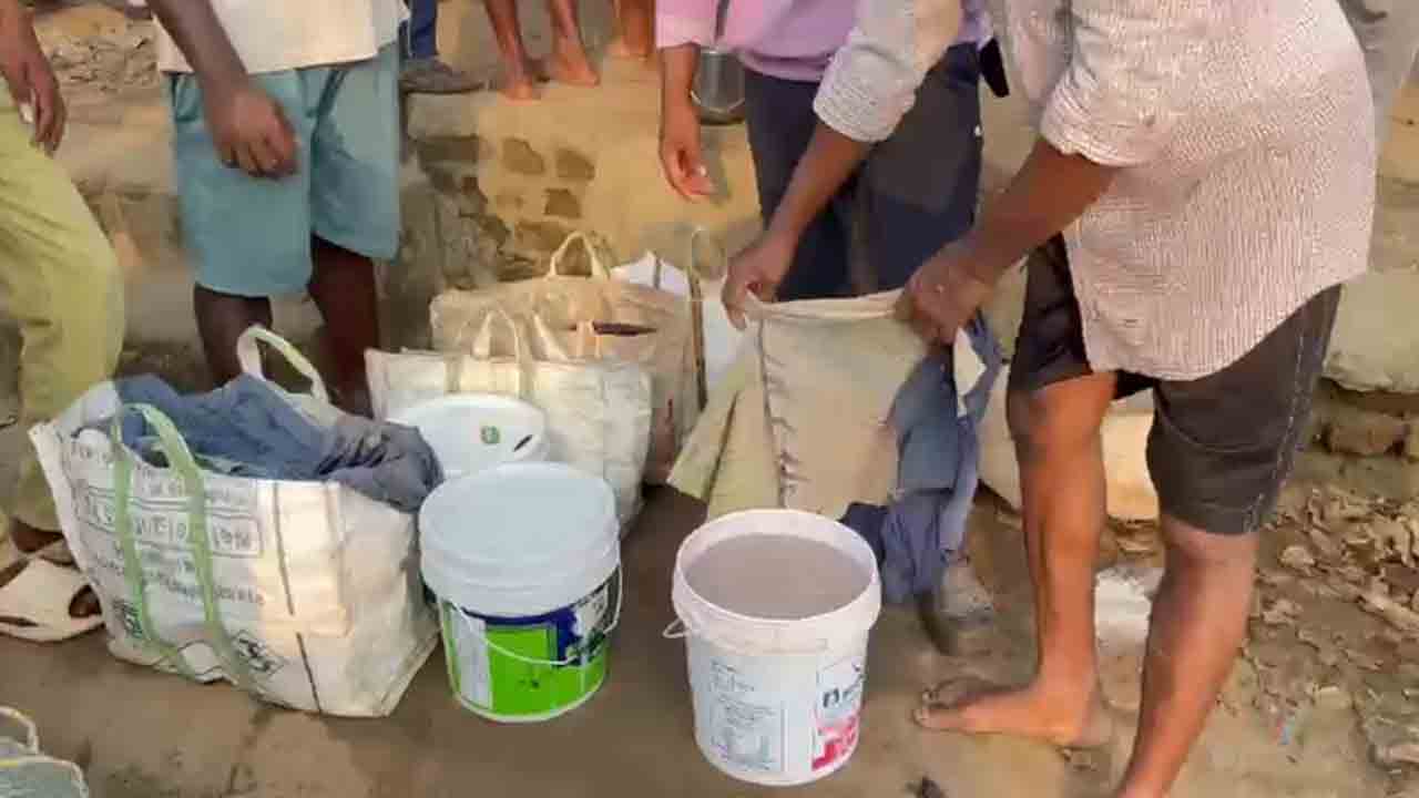 Cheermenu Fish: చీరమేను కోసం పోటెత్తిన మాంసాహార ప్రియులు..