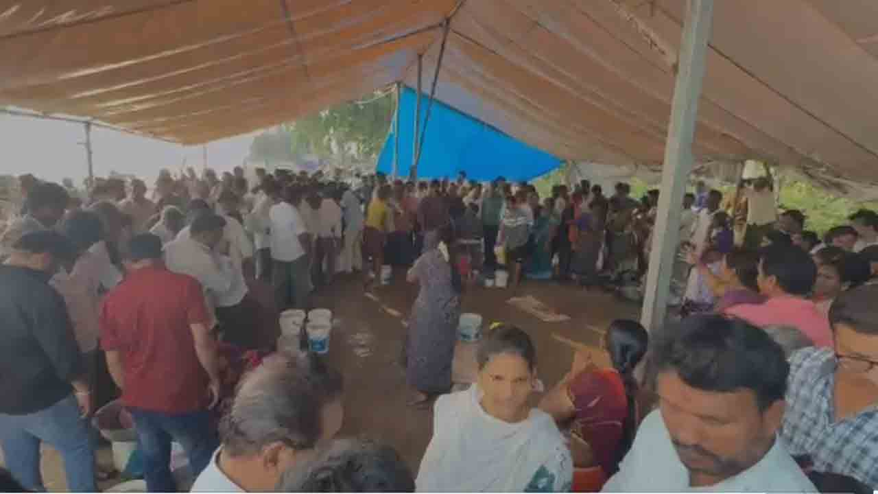 Cheermenu Fish: చీరమేను కోసం పోటెత్తిన మాంసాహార ప్రియులు..