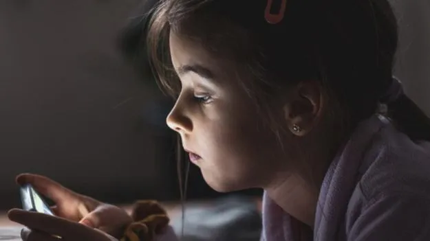 Tips to Prevent Phone Addiction: ఈ 5 చిట్కాలతో మొబైల్ వ్యసనం నుండి పిల్లలను రక్షించుకోండి
