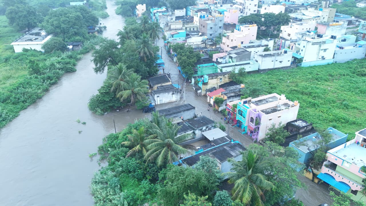Heavy Floods in Nivanadi: చిత్తూరు నివానదిలో వరద ఉధృతి.. లోతట్టు గ్రామాలు నీటి మయం