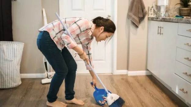 Mistake To Avoid Cleaning for Diwali: దీపావళికి ఇంటిని శుభ్రం చేస్తున్నారా? ఈ జాగ్రత్తలు తీసుకోకపోతే ప్రమాదమే!