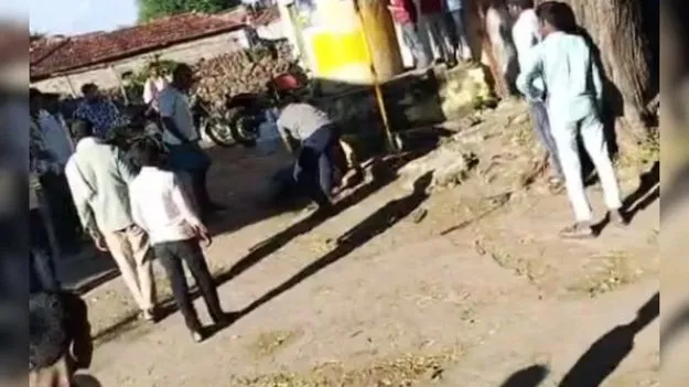 Extramarital Affair: వివాహేతర సంబంధం.. వ్యక్తిని దారుణంగా కొట్టి చంపారు 