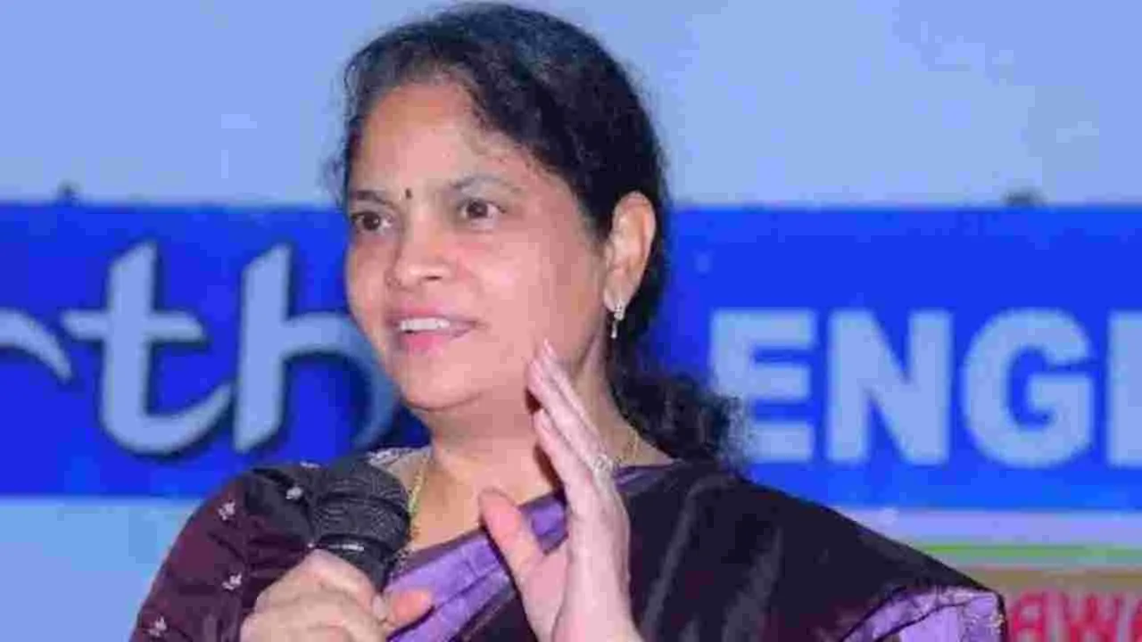 Kurikyala Government School: బాలికల బాత్రూములో సీక్రెట్ కెమెరా.. మహిళా కమిషన్ సీరియస్