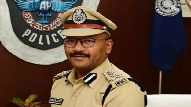 Gopinath Getty: పలు పోలీస్ స్టేషన్లలో విశాఖ డీఐజీ తనిఖీలు 