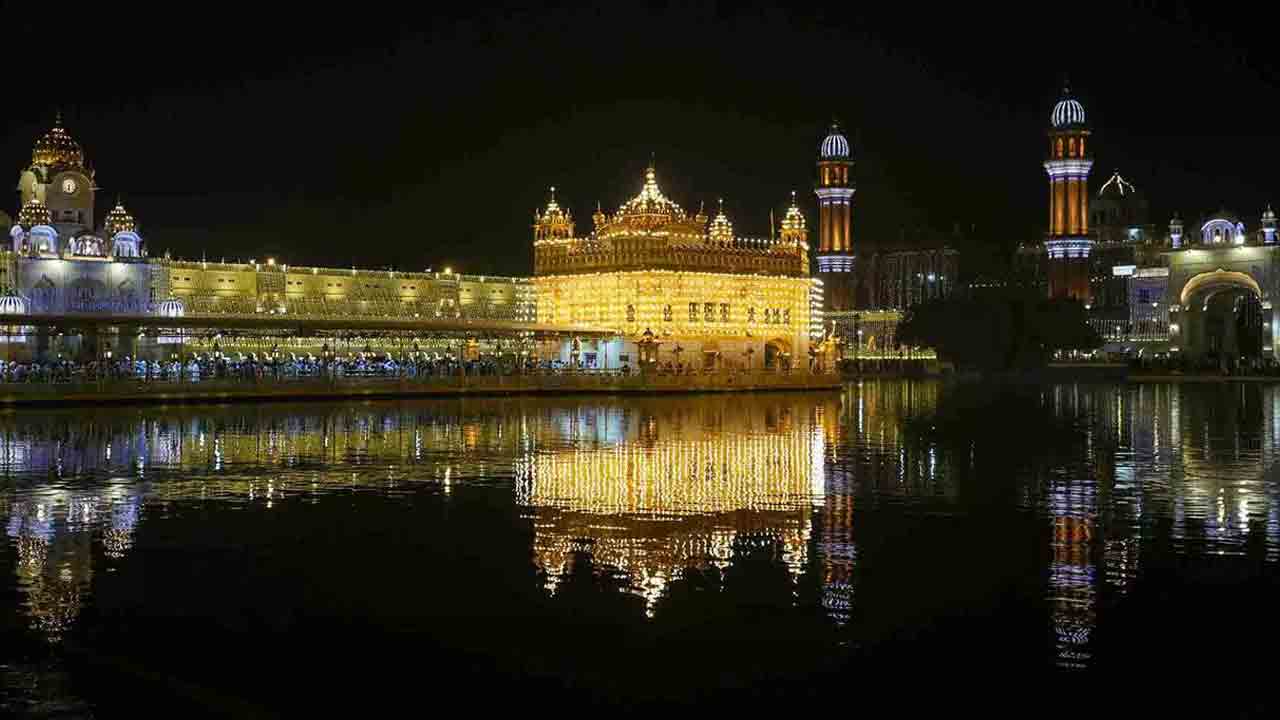 Diwali Celebrations: దేశ వ్యాప్తంగా దీపావళి సంబరాలు..