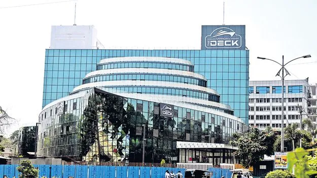 ‘ది డెక్‌’లో మిట్టల్‌ ఆఫీస్‌?