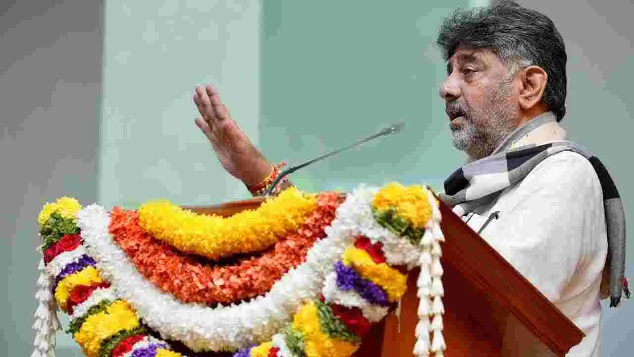 Sivakumar ON Indrakiladri: ఇంద్రకీలాద్రి దుర్గామాతను దర్శించుకోవడం సంతోషంగా ఉంది: శివకుమార్