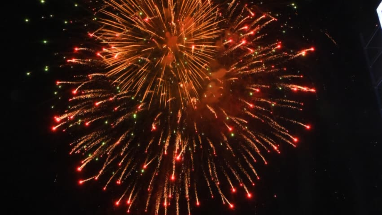  Ravana Dahanam Celebrations: ఘనంగా రావణ దహనం..కనువిందు చేసిన తారాజువ్వలు