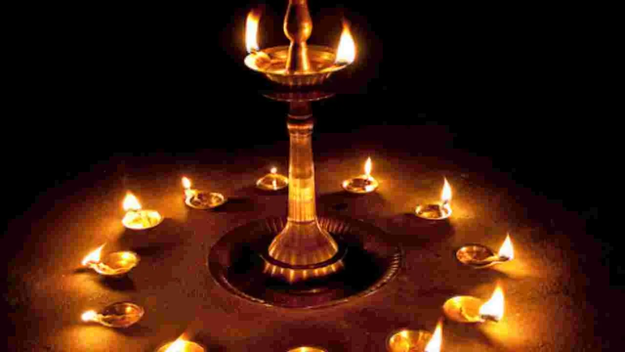 Karthika Masam Deepam Benefits: కార్తీక మాసంలో దీపాలు పెట్టడం వల్ల ఎన్ని ప్రయోజనాలో తెలుసా? 