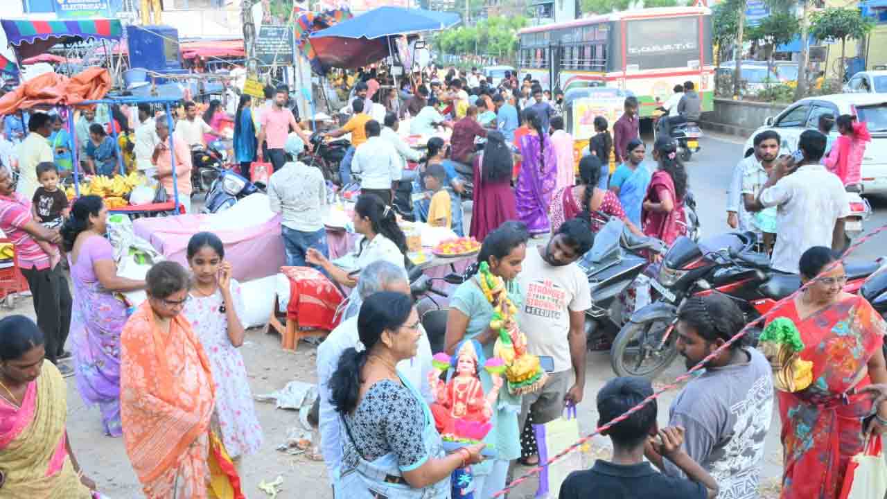  Diwali Celebrations: తెలంగాణలో మొదలైన దీపావళి సందడి