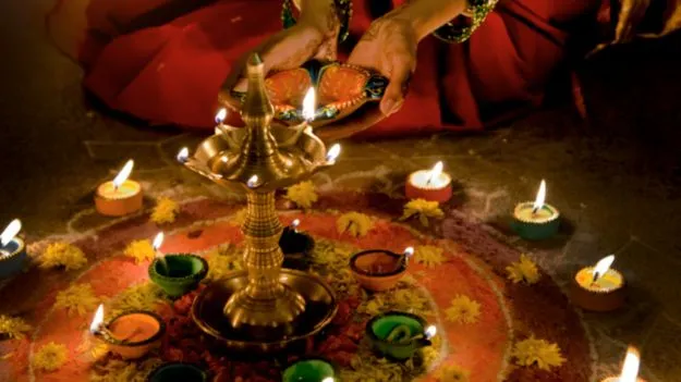 Karthika Masam 2025: కార్తీక మాసంలో దీపాలను ఎందుకు దానం చేయాలి? దాని ప్రాముఖ్యత తెలుసుకోండి