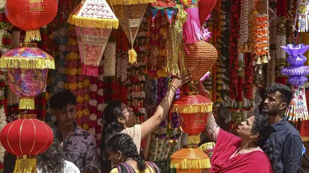 Diwali Sales All Time High: ఈ పండుగ సీజన్‌లో పతాకస్థాయికి వాణిజ్యం.. చరిత్రలో మొదటిసారి.. 