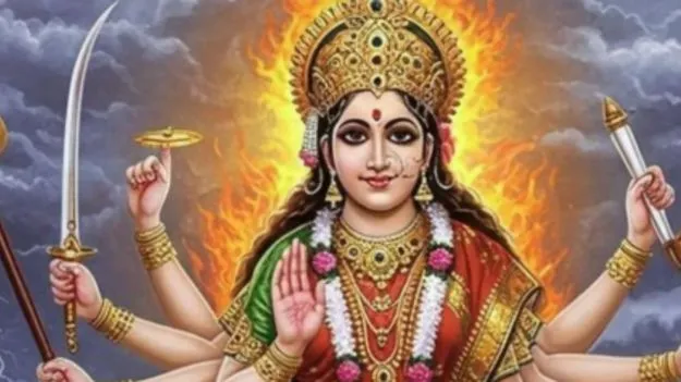 Sharad Navratri 2025: నవరాత్రి సమయంలో దుర్గాదేవికి మందార పువ్వులు ఎందుకు అర్పిస్తారు?