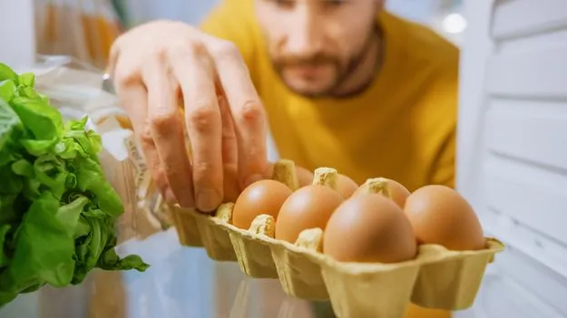  Egg Storage Tips: గుడ్లను ఫ్రిజ్‌లో ఉంచుతున్నారా? ఈ షాకింగ్ విషయాలు తెలుసుకోండి.!