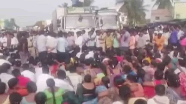Fishermen Protest: ఫలించిన చర్చలు.. ఆందోళన విరమించిన మత్స్యకారులు