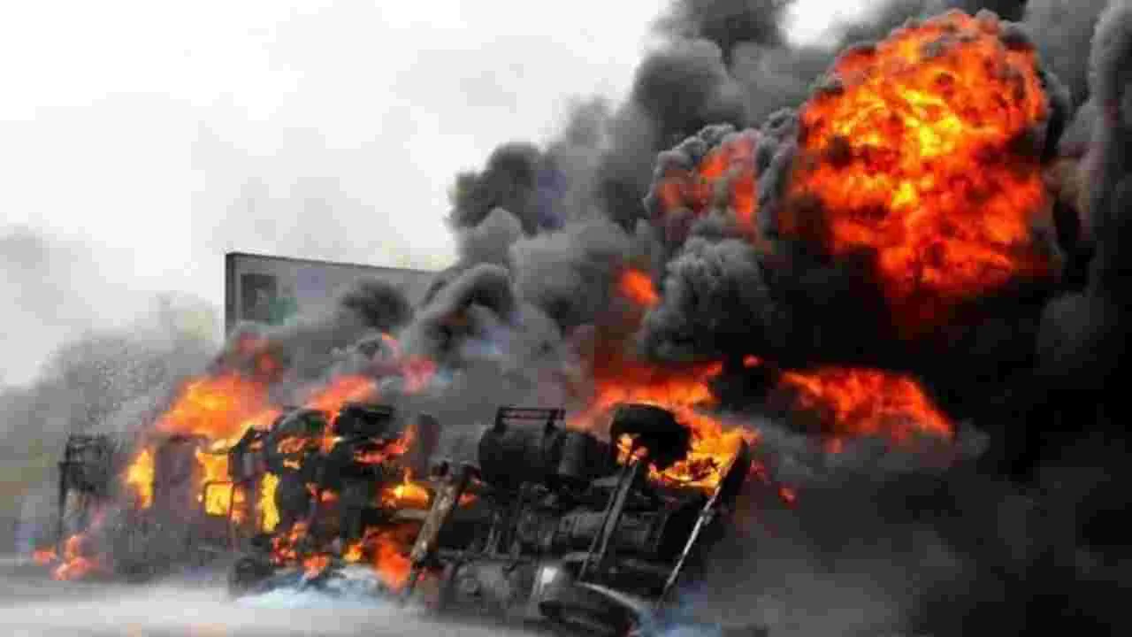 Fire Accidents: అగ్ని ప్రమాదం జరిగితే వెంటనే ఇలా మీ ప్రాణాలు కాపాడుకోండి..