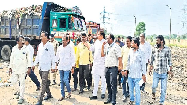 వైఫల్యాన్ని దాచిపెట్టి... కాంట్రాక్టర్‌కు దోచిపెట్టి!