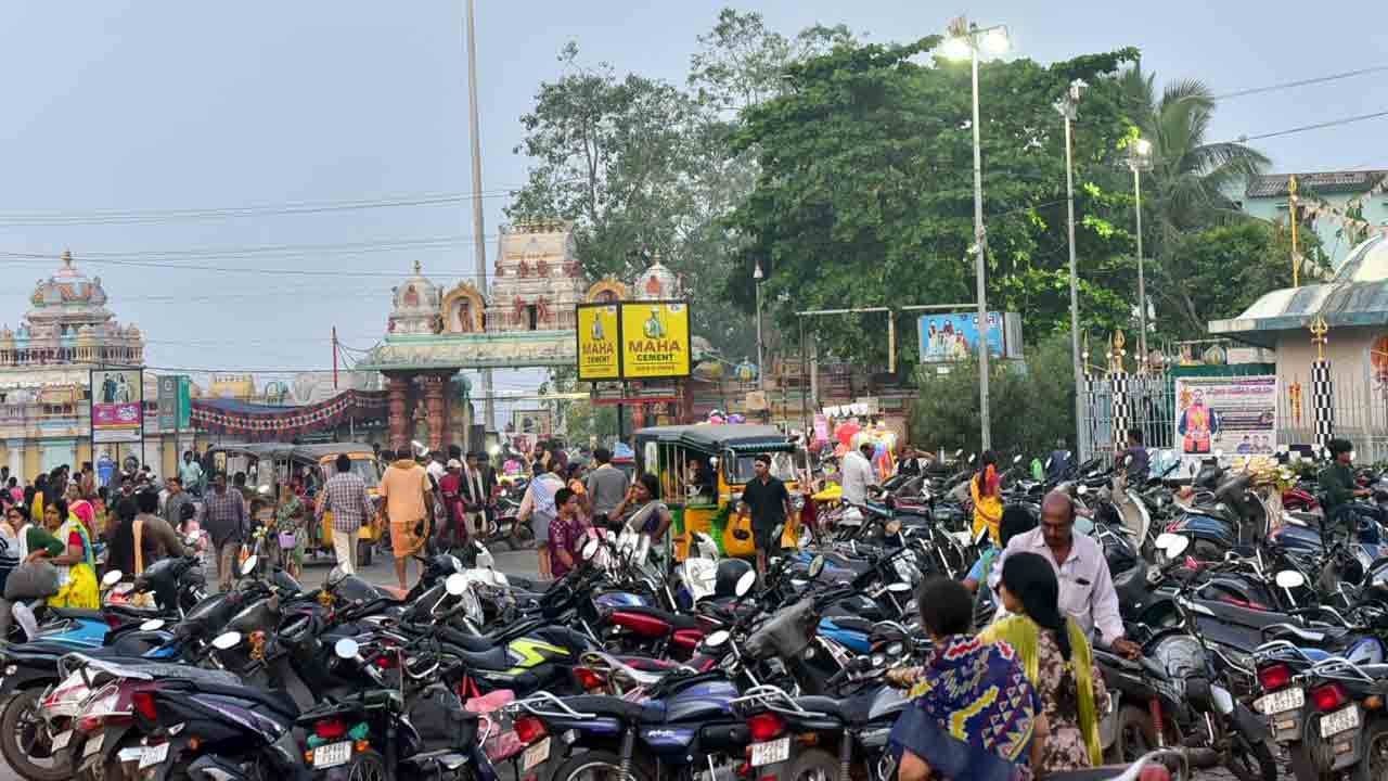 Karthika Maasam: కార్తీక రెండో సోమవారం.. పుష్కర ఘాట్‌కు పోటెత్తిన భక్తులు