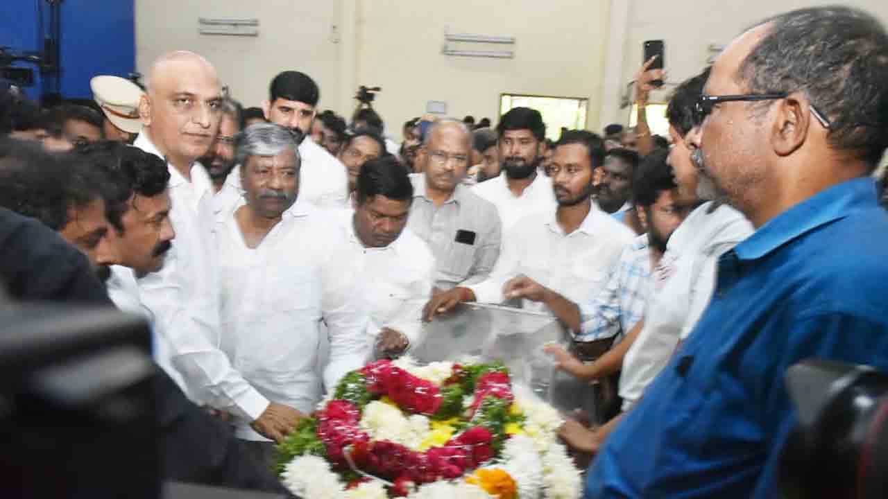 Andesri: ప్రముఖ కవి, రచయిత అందెశ్రీ మృతి.. పలువురు నేతల నివాళి