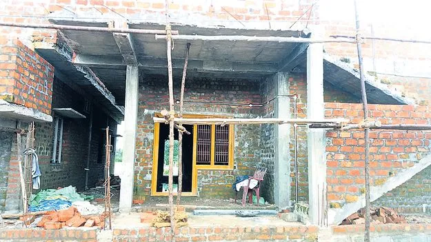 నేతల మేత