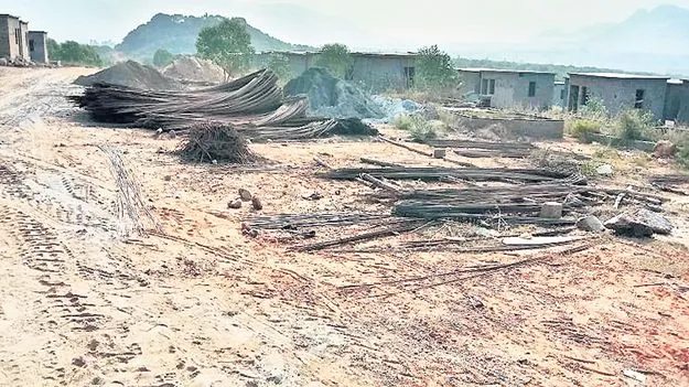 లే అవుట్‌లలో దొంగలు!