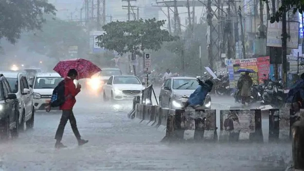 Hyderabad Rain: నగరంలో క్లైమేట్‌ ఛేంజ్‌.. పలు చోట్ల వర్షం..