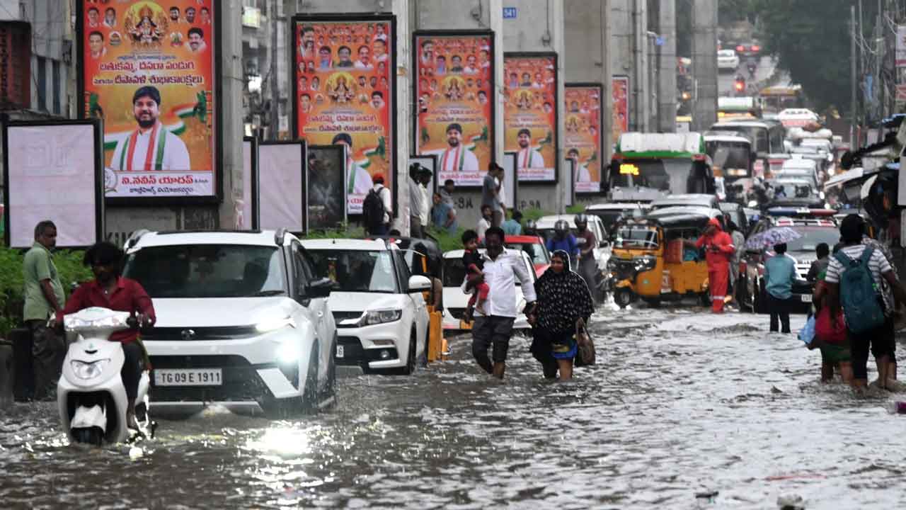Hyderabad Rains:  క్యూమిలో నింబస్ మేఘాల కారణంగా హైదరాబాద్‌లో జోరు వాన