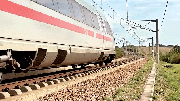 హైస్పీడ్‌ ట్రాక్‌లకు గ్రీన్‌ సిగ్నల్‌