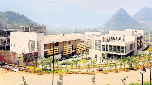 డిగ్రీ విద్యార్థులకు ఆర్థిక పాఠాలు