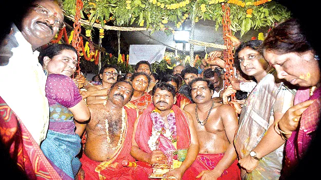 The glory of the Uyyala Kambala festival వైభవం.. ఉయ్యాల కంబాల ఉత్సవం 