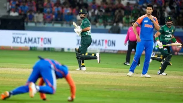 Ind Vs Pak: వన్ వికెట్ డౌన్.. పది ఓవర్లు ముగిసేసరికి పాక్ స్కోరు ఇదీ