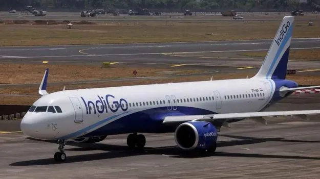 IndiGo Emergency Landing: ఇండిగో విమానంలో ఇంధనం లీక్.. వారణాసిలో అత్యవసర ల్యాండింగ్