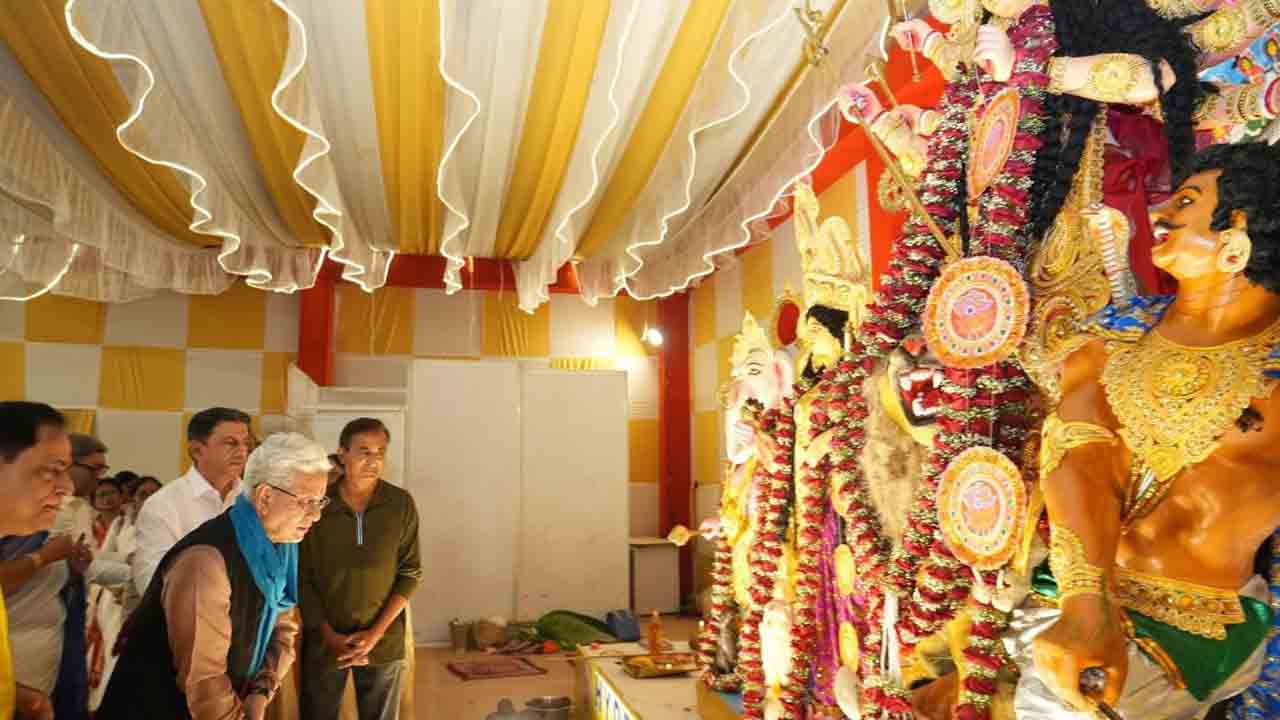  Governor Jishnu Dev Verma: హైదరాబాద్‌లో దుర్గామాత పూజలో పాల్గొన్న గవర్నర్ జిష్ణుదేవ్ వర్మ