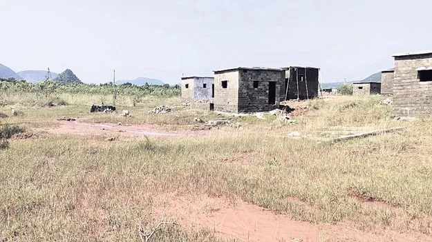 15 వేల ఇళ్లు రద్దు?