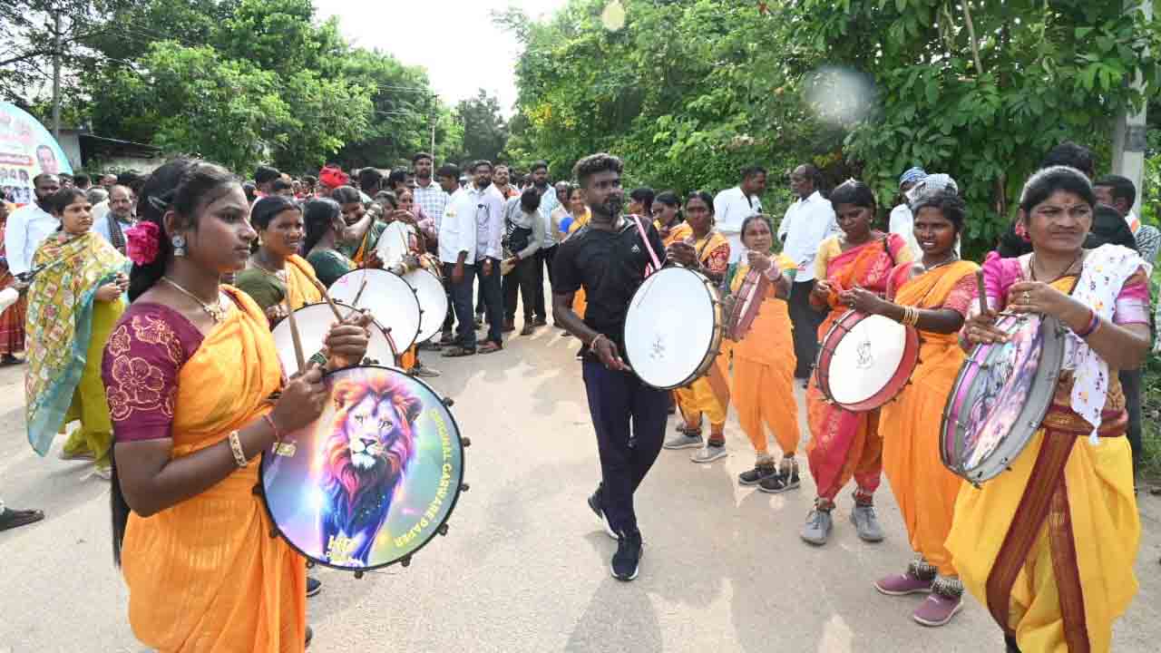 Kavitha:  చింతమడకలో బతుకమ్మ వేడుకల్లో పాల్గొన్న కవిత