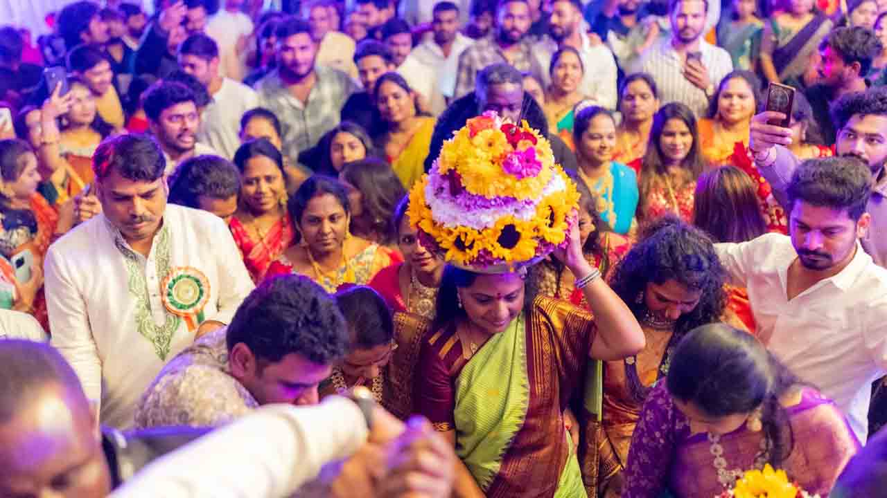 Kavitha: లండన్‌లో బతుకమ్మ వేడుకలో పాల్గొన్న కవిత 