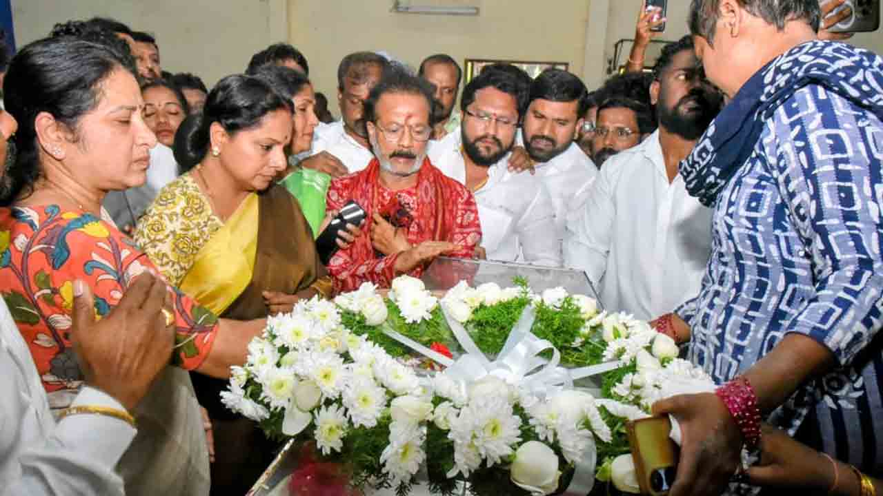 Andesri: ప్రముఖ కవి, రచయిత అందెశ్రీ మృతి.. పలువురు నేతల నివాళి