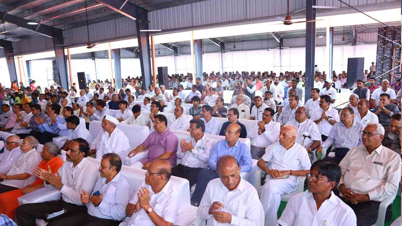 తుర్కపల్లిలో గోశాల, వెటర్నరీ ఆస్పత్రిని ప్రారంభించిన గవర్నర్, కేంద్రమంత్రి