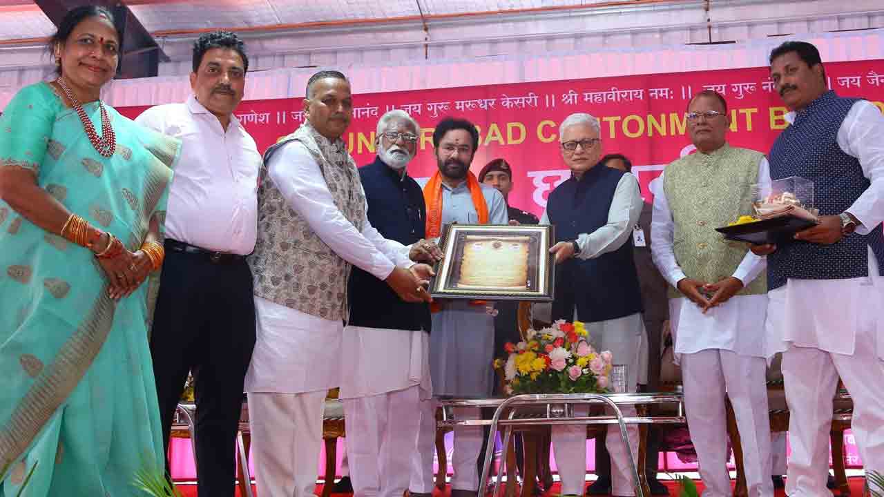 తుర్కపల్లిలో గోశాల, వెటర్నరీ ఆస్పత్రిని ప్రారంభించిన గవర్నర్, కేంద్రమంత్రి