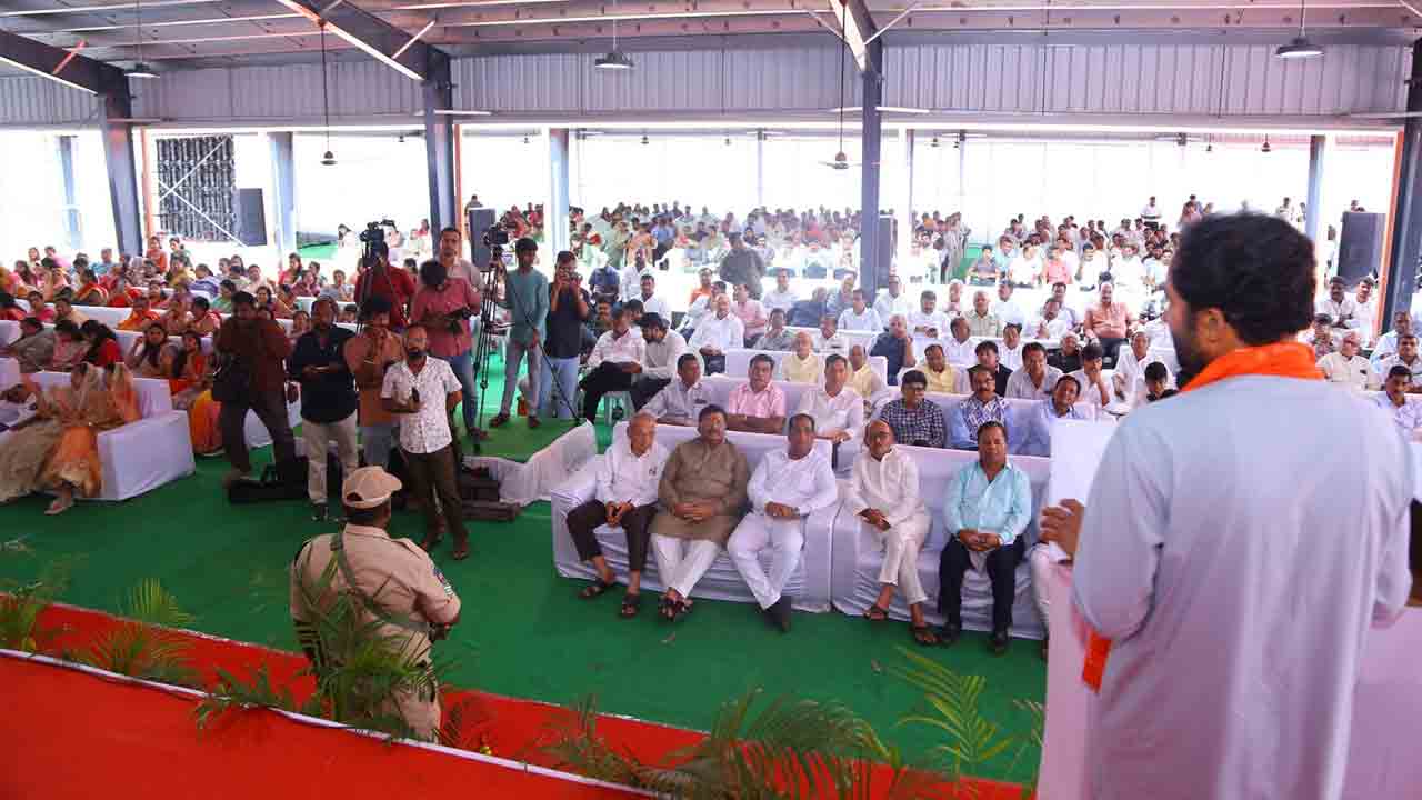 తుర్కపల్లిలో గోశాల, వెటర్నరీ ఆస్పత్రిని ప్రారంభించిన గవర్నర్, కేంద్రమంత్రి