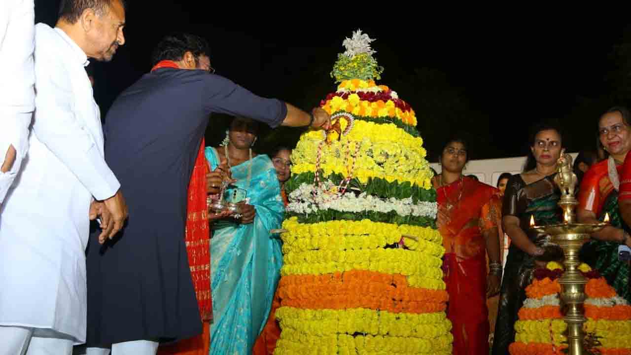 Kishan Reddy: బతుకమ్మ వేడుకల్లో పాల్గొన్న కేంద్రమంత్రి కిషన్‌రెడ్డి