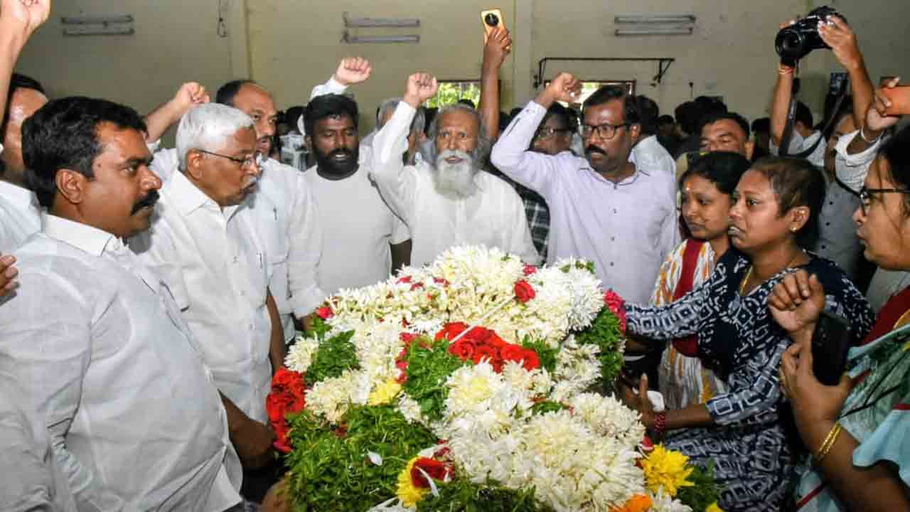 Andesri: ప్రముఖ కవి, రచయిత అందెశ్రీ మృతి.. పలువురు నేతల నివాళి