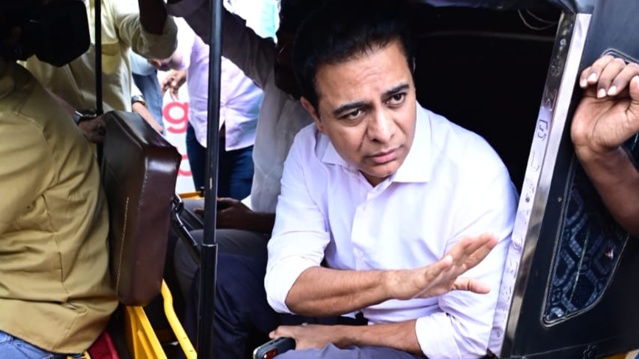 KTR Travels By Auto: ఆటోలో ప్రయాణించిన కేటీఆర్  