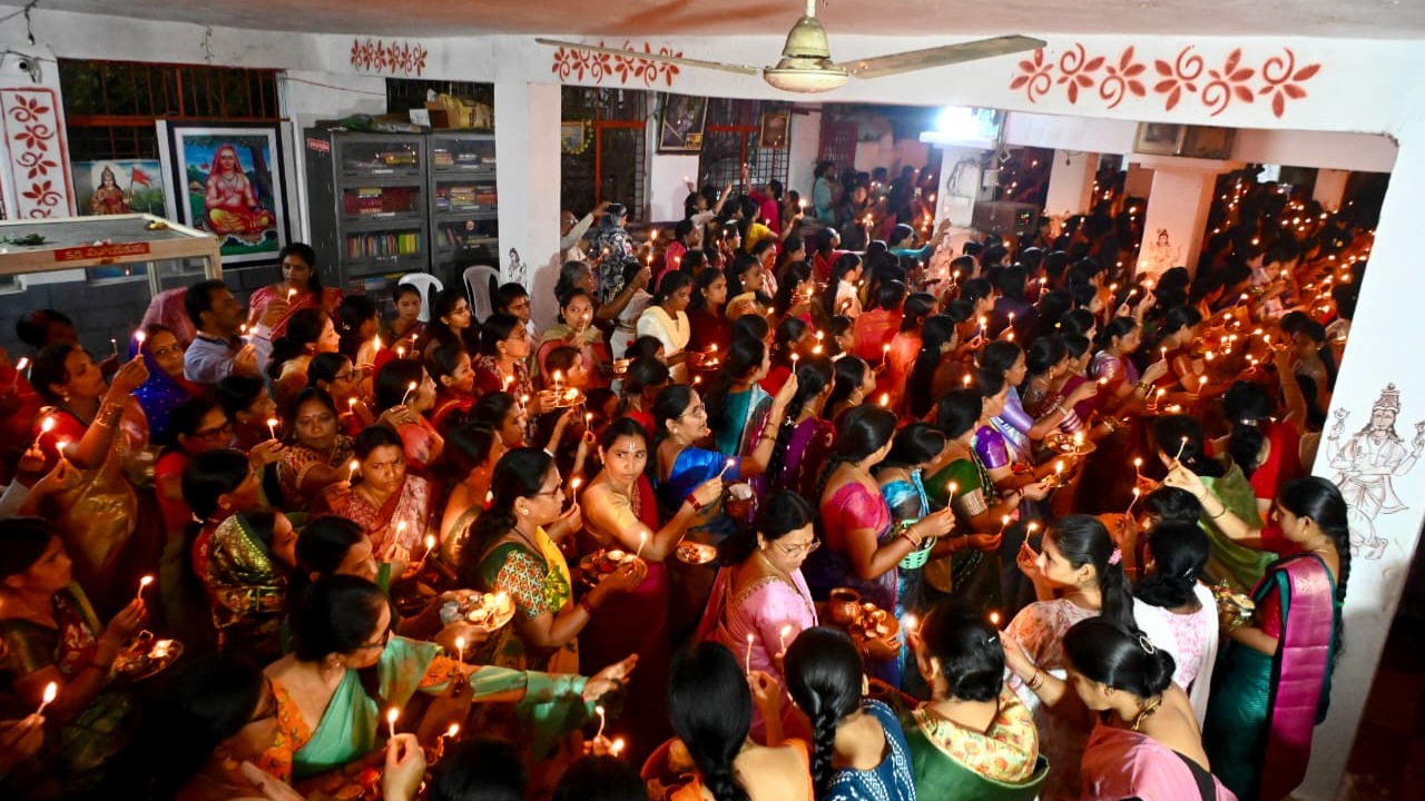 Adilabad: దేదీప్యమానంగా కార్తీక పౌర్ణమి వేడుకలు