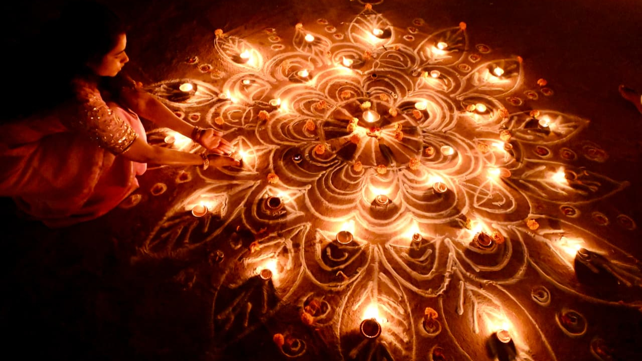 Adilabad: దేదీప్యమానంగా కార్తీక పౌర్ణమి వేడుకలు