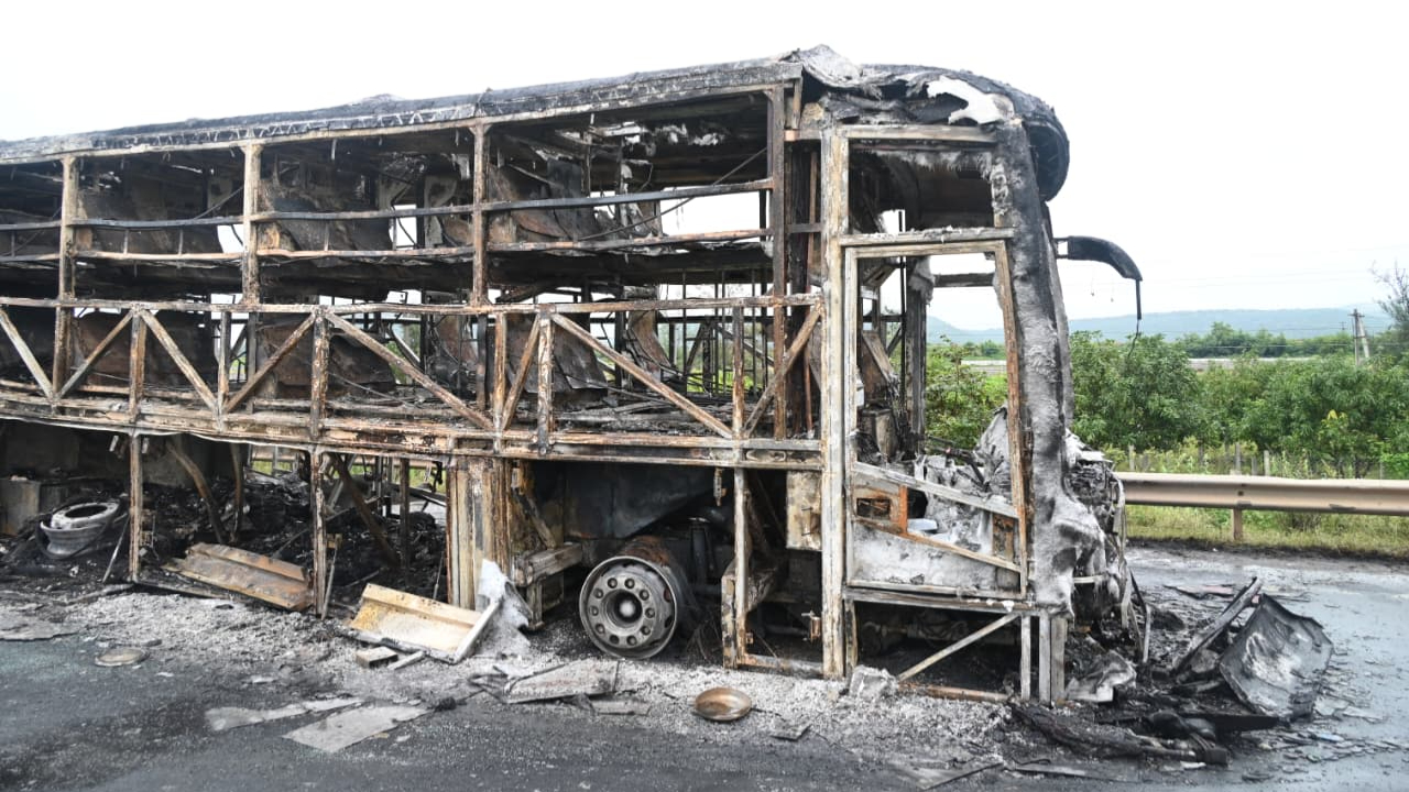 Kaveri Kurnool Bus Accident: దారుణం.. సజీవదహనమయిన 20 మంది.!