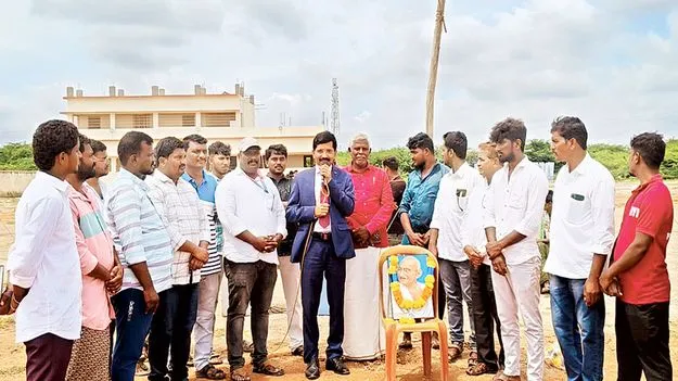 క్రీడల వైపు ప్రోత్సహించాలి : డీఈవో